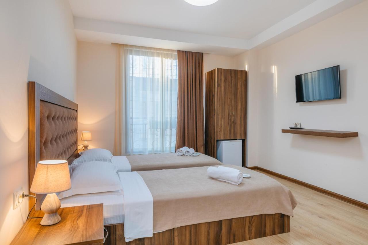 Gala Boutique Hotel Кутаиси Екстериор снимка