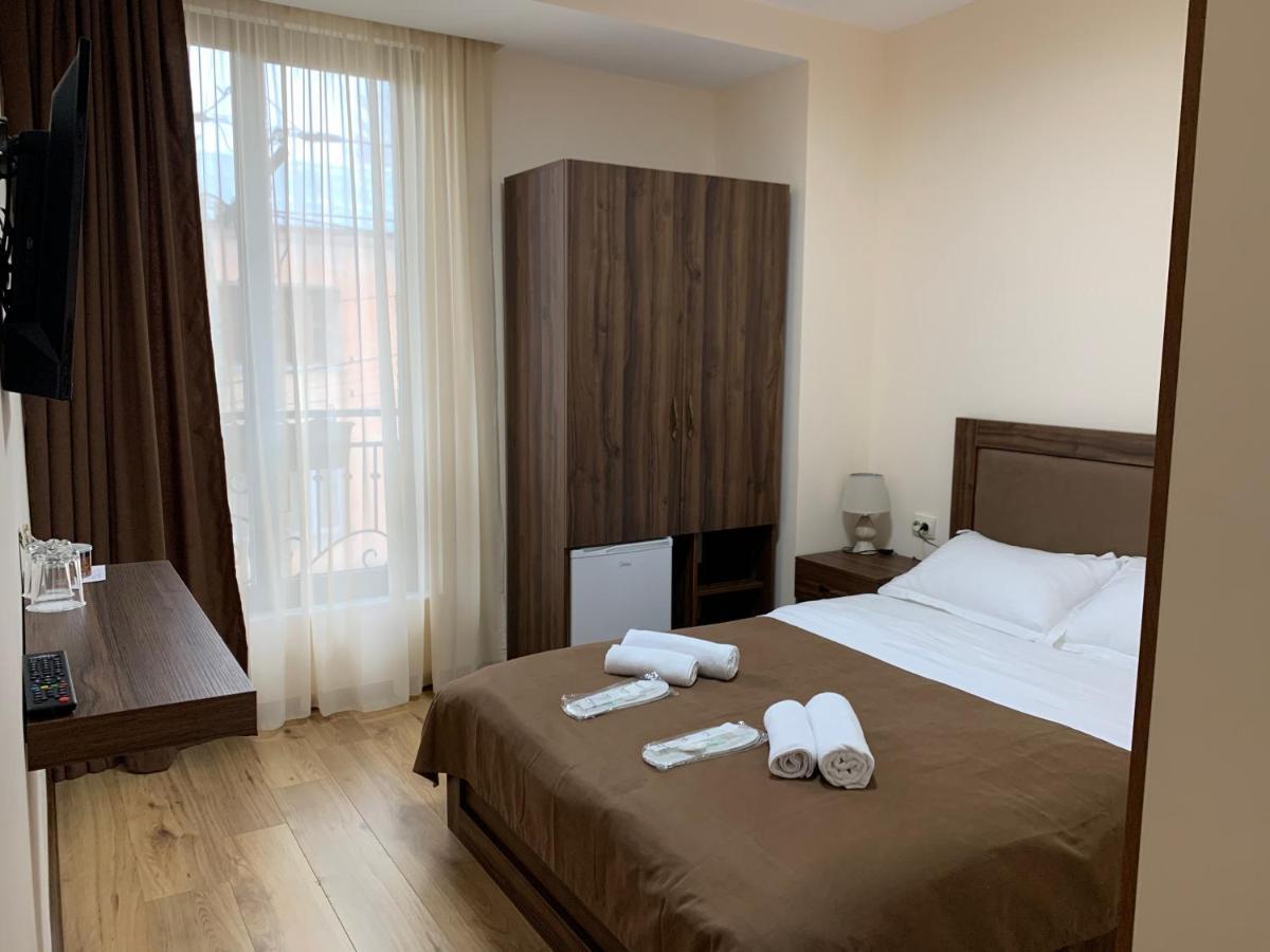 Gala Boutique Hotel Кутаиси Екстериор снимка